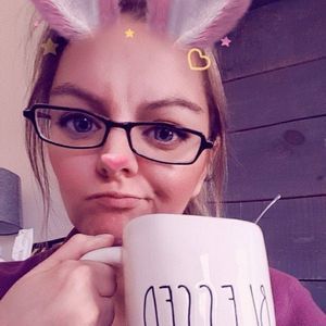 Meet your Posher, Lorraine